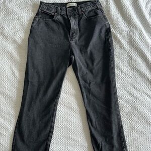 Abercrombie Curve Love Ankle Straight Ultra High Rise Jean (SIZE 29 SHORT)